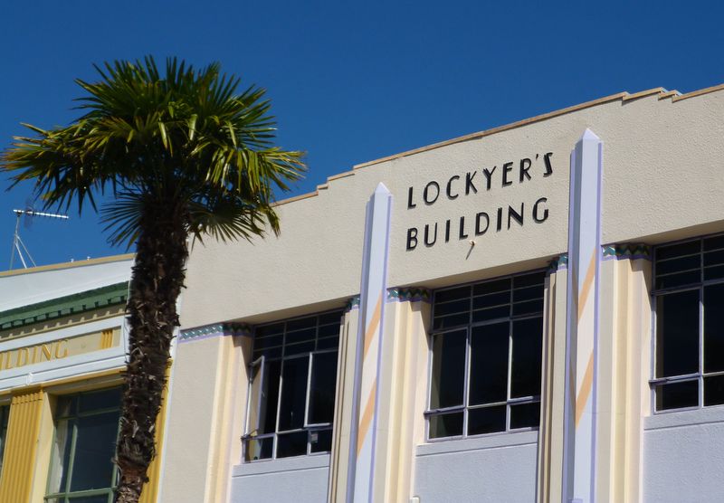 019 Napier Art Deco Building 1st Jan 2013.JPG